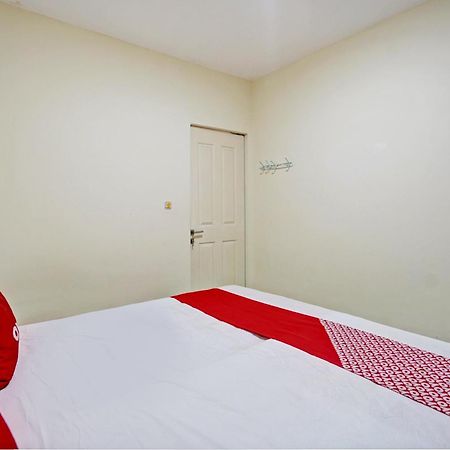 Oyo 93112 Garden Homestay 3 Merlion Sorabaya Extérieur photo