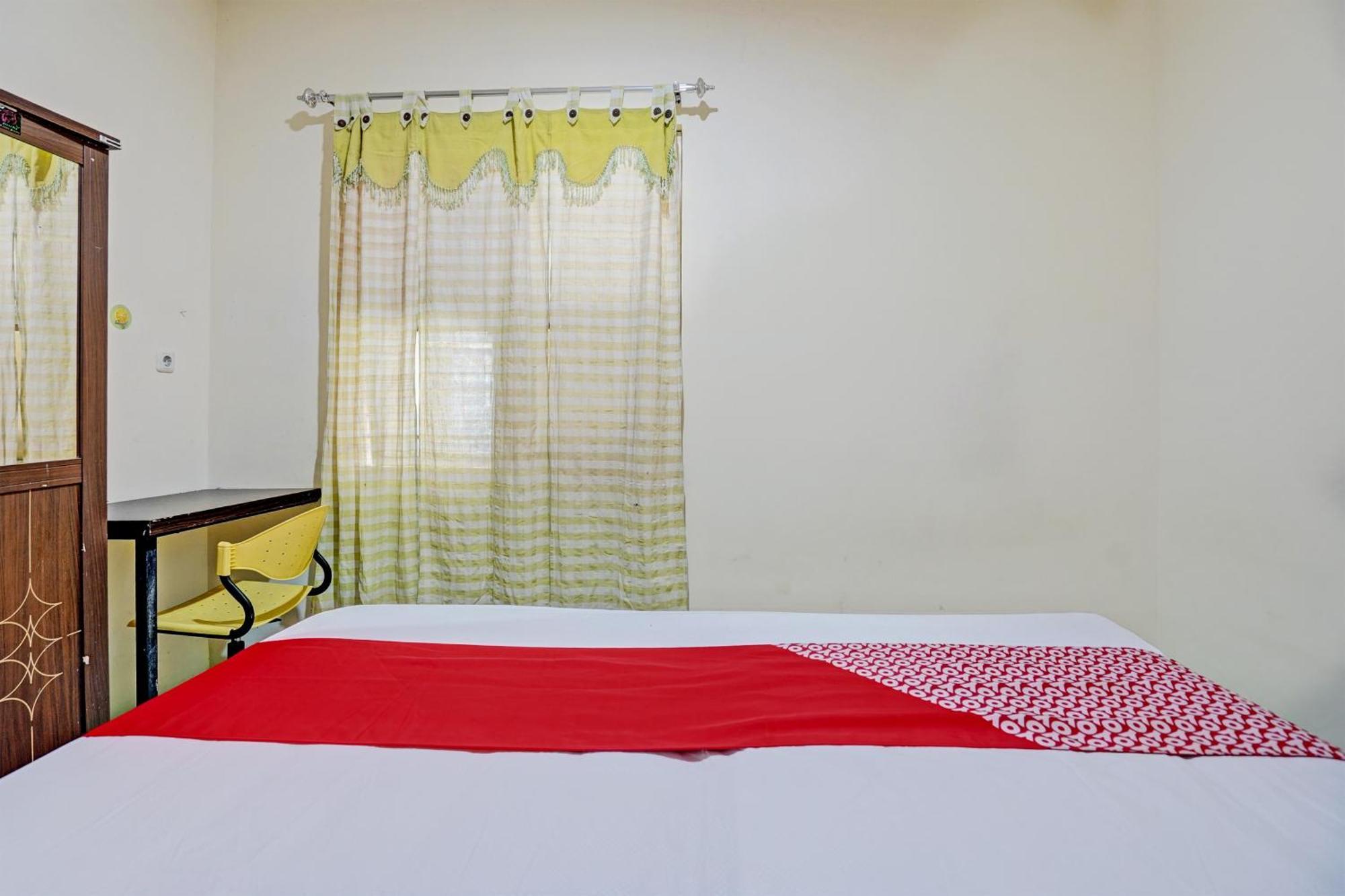 Oyo 93112 Garden Homestay 3 Merlion Sorabaya Extérieur photo