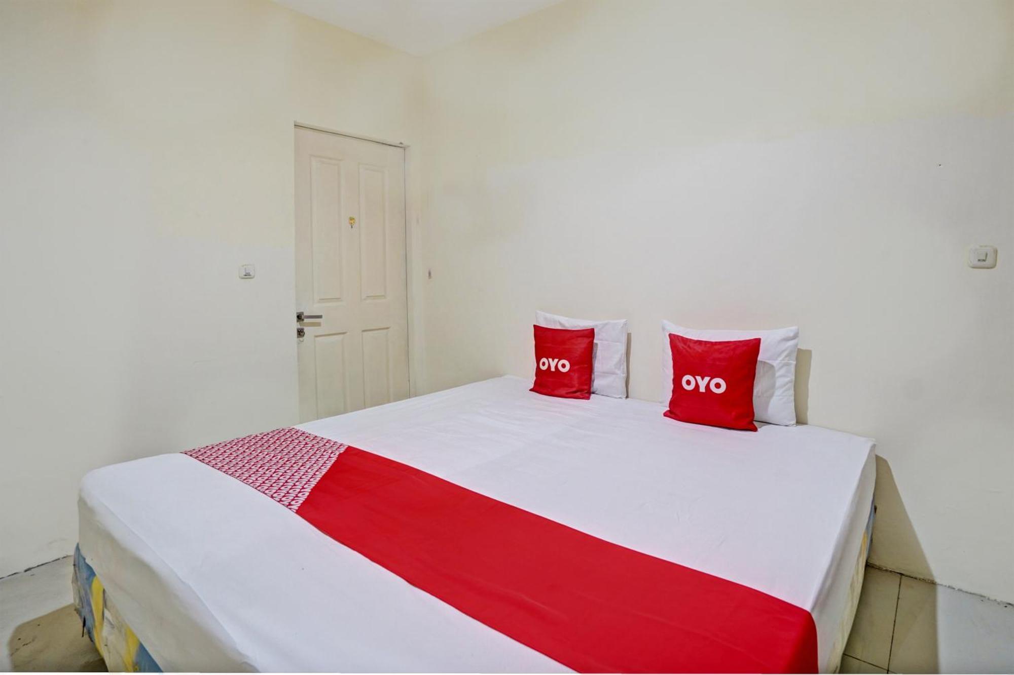 Oyo 93112 Garden Homestay 3 Merlion Sorabaya Extérieur photo