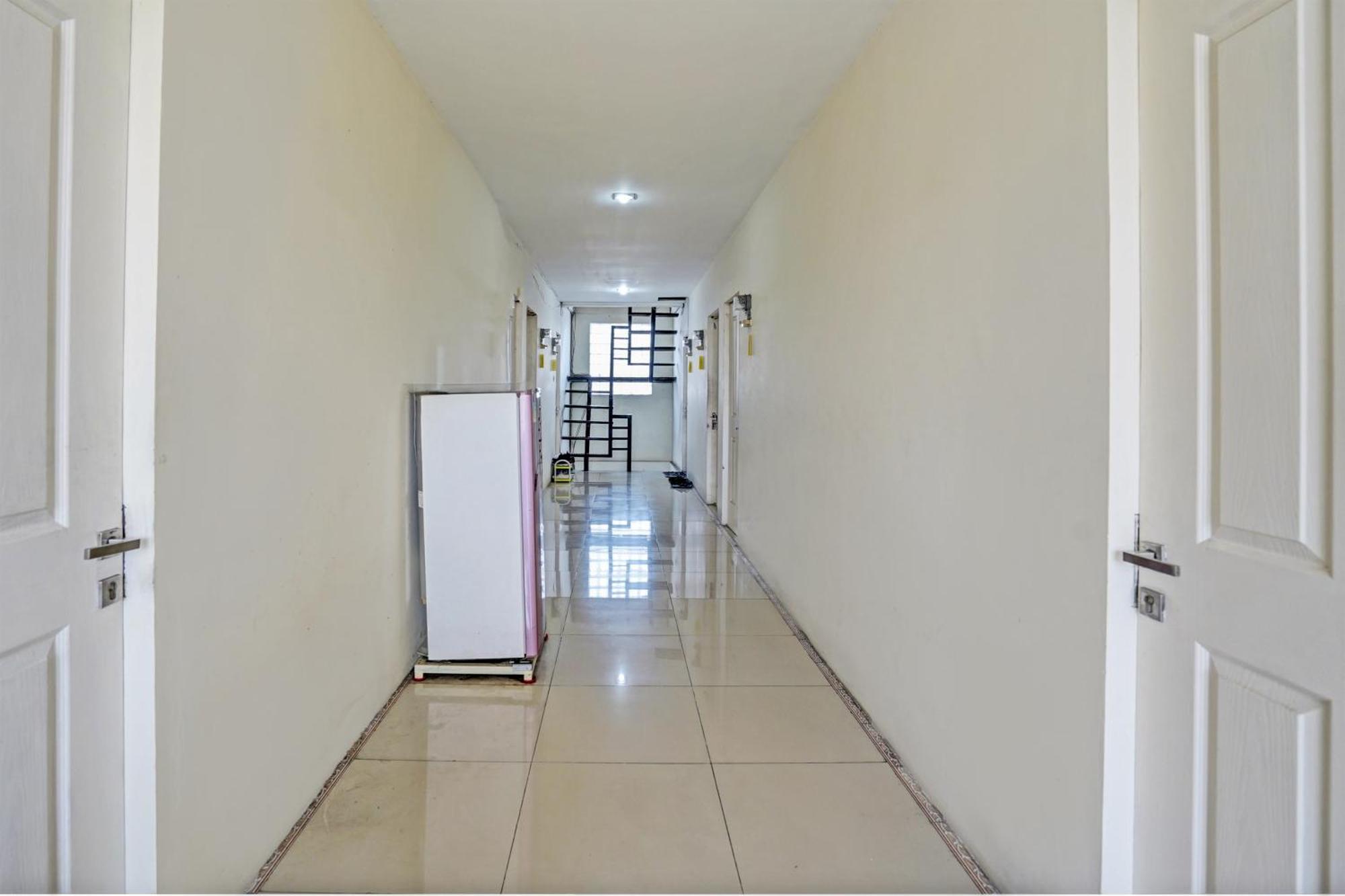 Oyo 93112 Garden Homestay 3 Merlion Sorabaya Extérieur photo